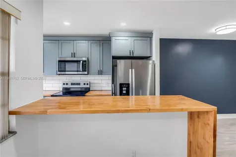 5300 Washington Street Hollywood FL 33021