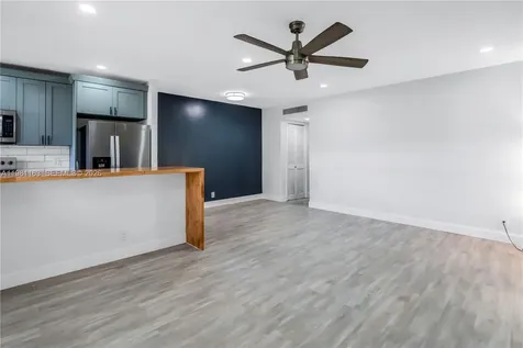 5300 Washington Street Hollywood FL 33021