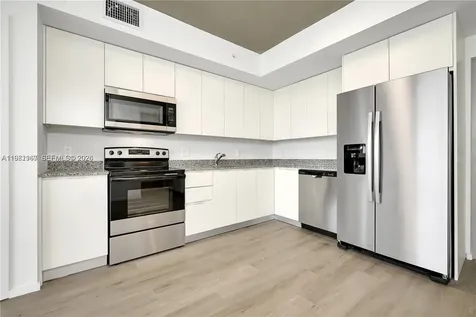 475 NE 125th North Miami FL 33161