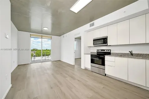 475 NE 125th North Miami FL 33161