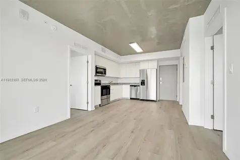475 NE 125th North Miami FL 33161
