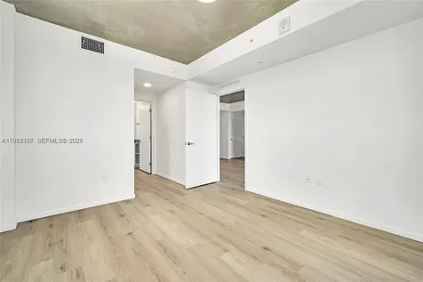 475 NE 125th North Miami FL 33161