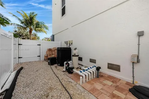 865 50th Street Gulf Marathon FL 33050