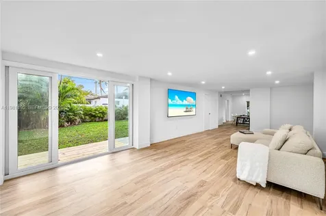 1960 NE 182nd Street North Miami Beach FL 33162
