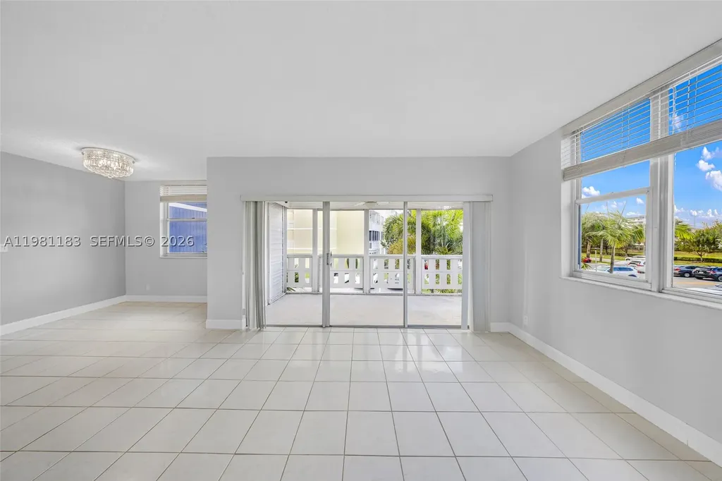 4350 Hillcrest Drive Hollywood FL 33021