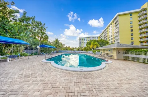 4350 Hillcrest Drive Hollywood FL 33021