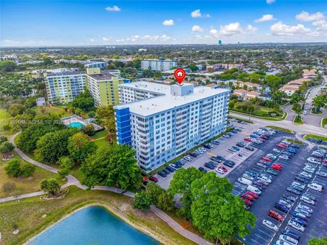4350 Hillcrest Drive Hollywood FL 33021