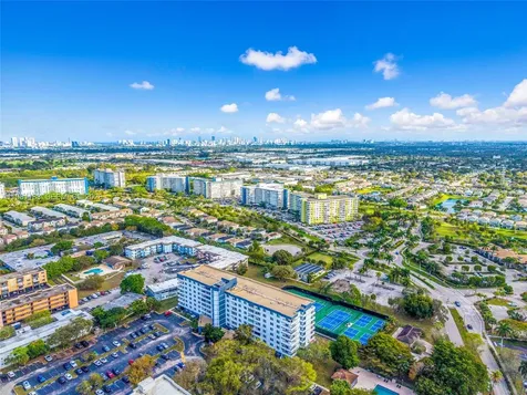 4350 Hillcrest Drive Hollywood FL 33021