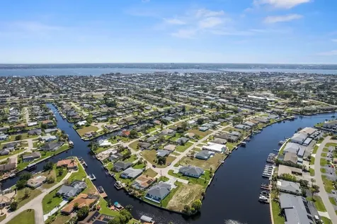 1107 SE 38 Street Cape Coral FL 33904
