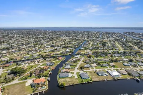 1107 SE 38 Street Cape Coral FL 33904