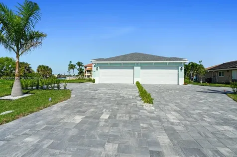 1107 SE 38 Street Cape Coral FL 33904