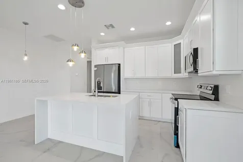 1107 SE 38 Street Cape Coral FL 33904