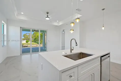 1107 SE 38 Street Cape Coral FL 33904