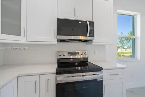 1107 SE 38 Street Cape Coral FL 33904