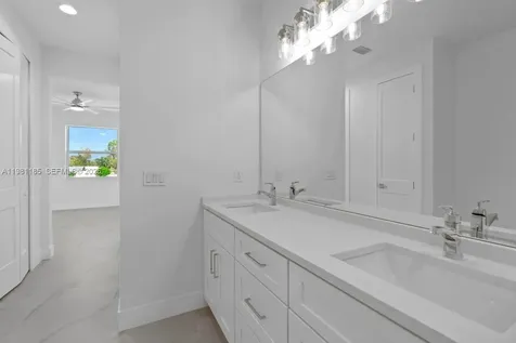1107 SE 38 Street Cape Coral FL 33904