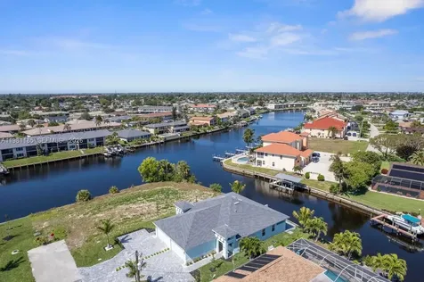 1107 SE 38 Street Cape Coral FL 33904