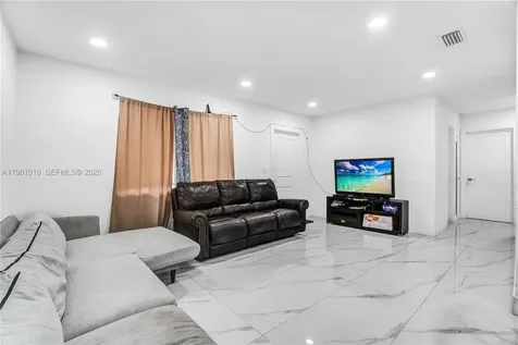 1570 NE 9th Street Homestead FL 33033