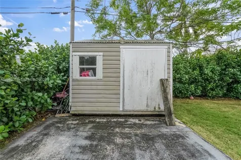 1570 NE 9th Street Homestead FL 33033