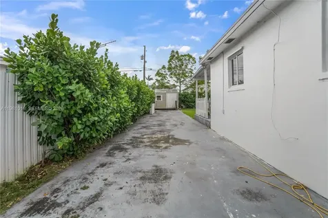 1570 NE 9th Street Homestead FL 33033