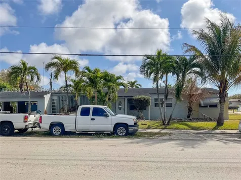 2515 SW 44th Avenue West Park FL 33023