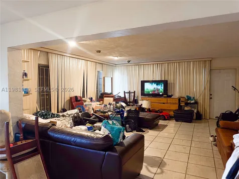 2515 SW 44th Avenue West Park FL 33023