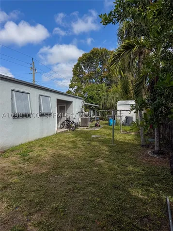 2515 SW 44th Avenue West Park FL 33023