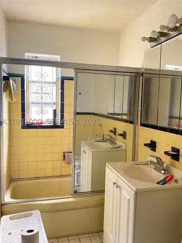 2515 SW 44th Avenue West Park FL 33023