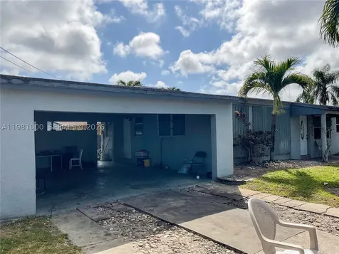 2515 SW 44th Avenue West Park FL 33023