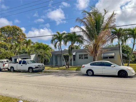 2515 SW 44th Avenue West Park FL 33023