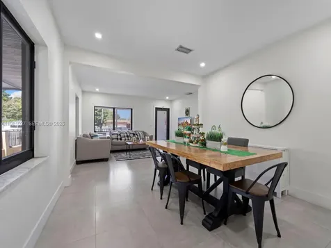 252 E 36th Street Hialeah FL 33013