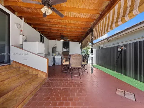 252 E 36th Street Hialeah FL 33013