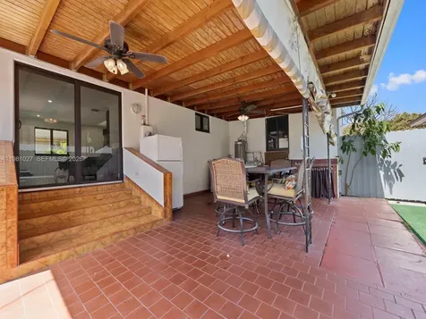 252 E 36th Street Hialeah FL 33013