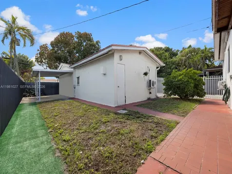 252 E 36th Street Hialeah FL 33013