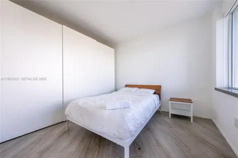 5255 Collins Avenue Miami Beach FL 33140