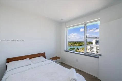 5255 Collins Avenue Miami Beach FL 33140