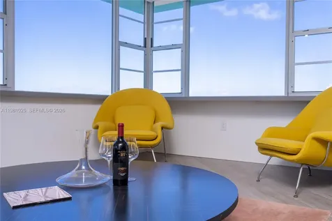 5255 Collins Avenue Miami Beach FL 33140