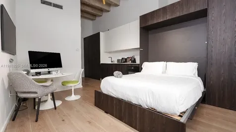 5255 Collins Avenue Miami Beach FL 33140