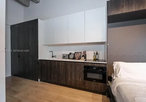 5255 Collins Avenue Miami Beach FL 33140