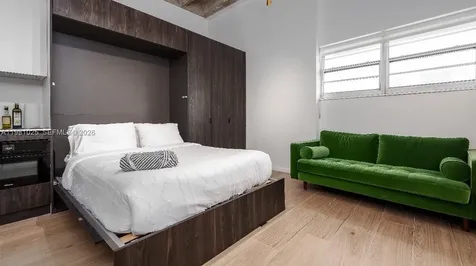 5255 Collins Avenue Miami Beach FL 33140