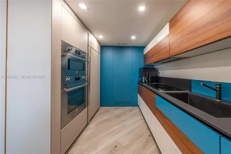 5255 Collins Avenue Miami Beach FL 33140