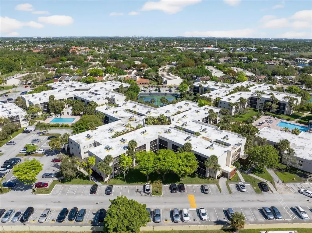 8065 SW 107th Avenue Miami FL 33173