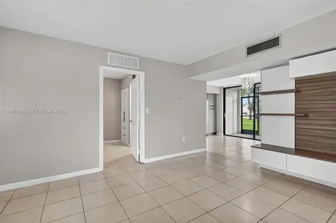 8065 SW 107th Avenue Miami FL 33173