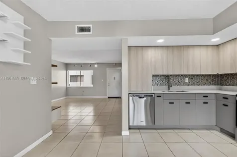 8065 SW 107th Avenue Miami FL 33173