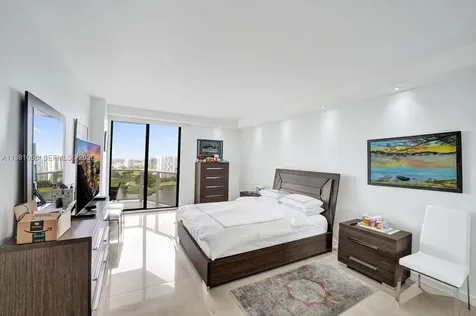 20281 E Country Club Drive Aventura FL 33180