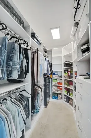 20281 E Country Club Drive Aventura FL 33180