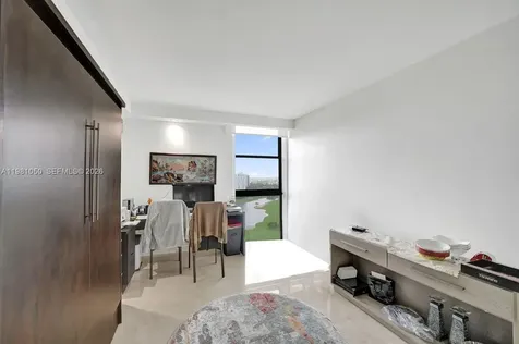 20281 E Country Club Drive Aventura FL 33180