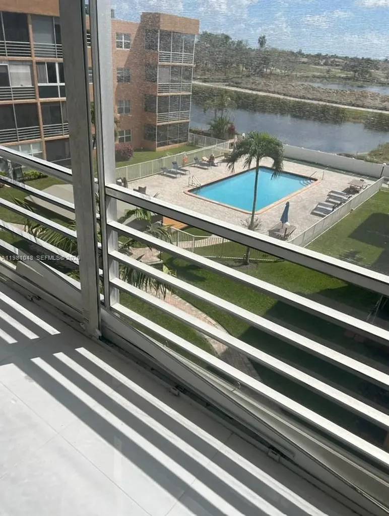 3048 E Sunrise Lakes Drive Sunrise FL 33322
