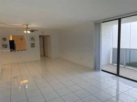 3675 N Country Club Drive Aventura FL 33180