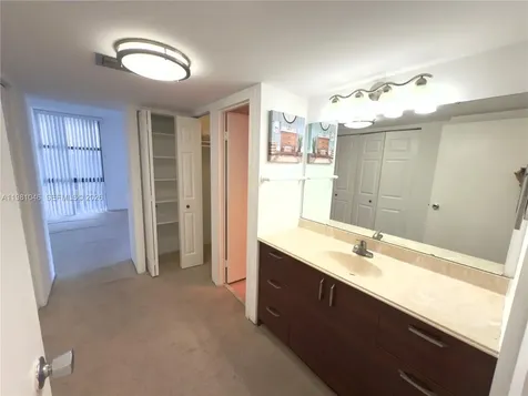3675 N Country Club Drive Aventura FL 33180