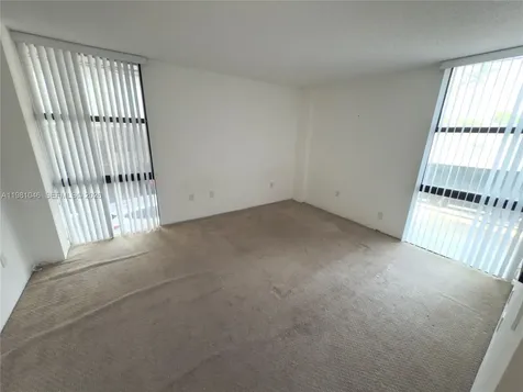 3675 N Country Club Drive Aventura FL 33180